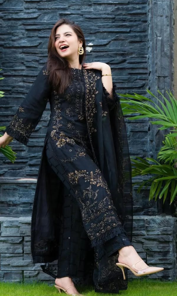 MARIA.B EMBROIDED LAWN 3PC