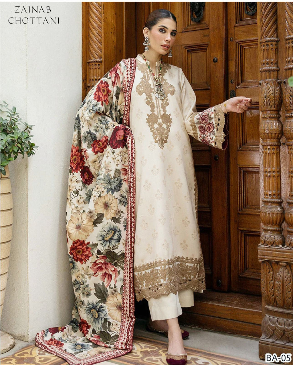 ZAINABCHOTTANI EMBROIDED LAWN 2PC