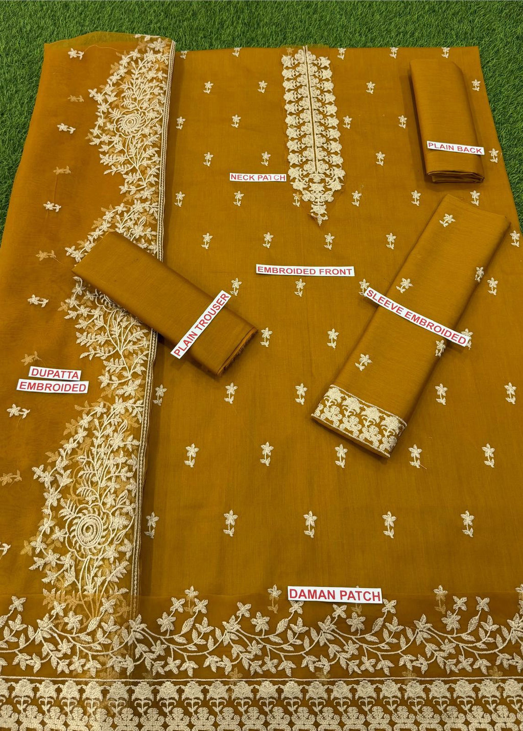 CROSS STITCH EMBROIDED LAWN 3PC